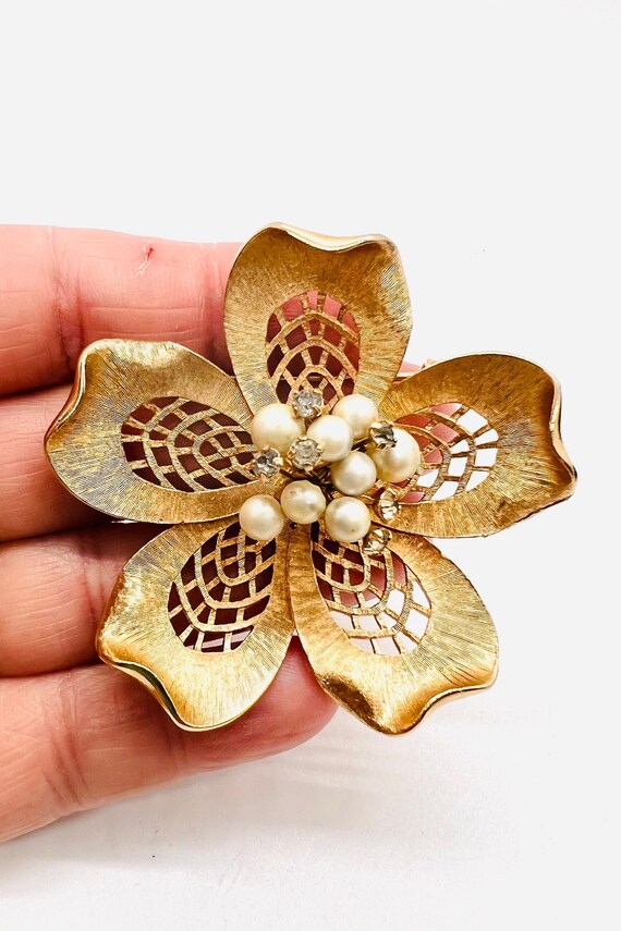 VENDOME Dimensional Latticework Rhinestone Flower… - image 8