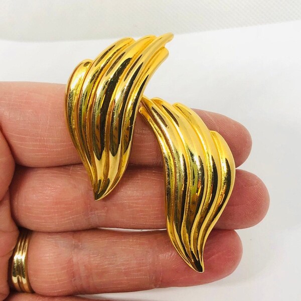 Large ALEXIS KIRK Earrings Gold Tone Groved Feathers Vintage Designer Jewelry