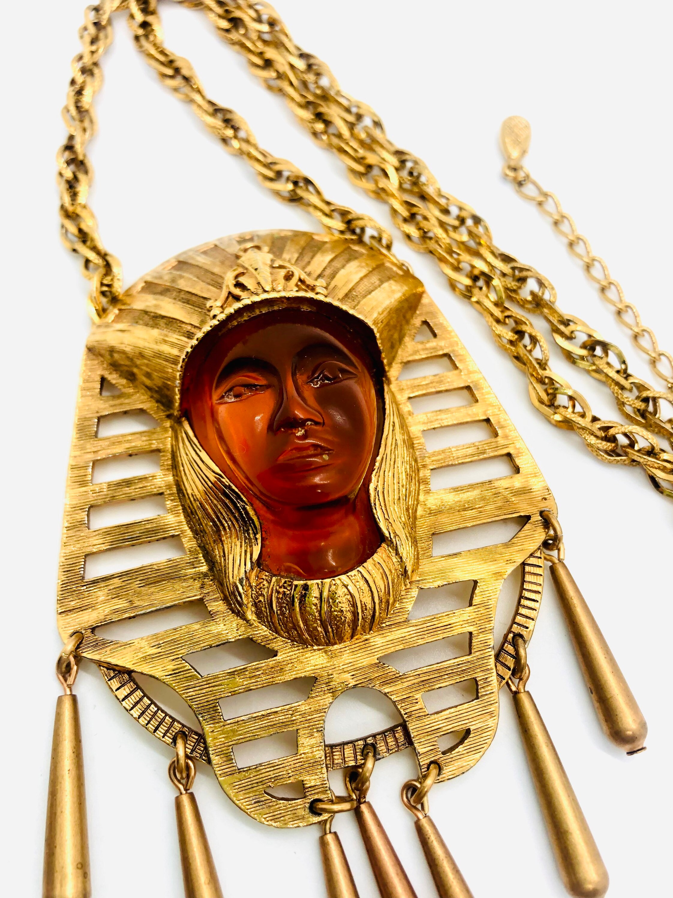 Huge Egyptian Revival Poured Resin Nefertiti Necklace  display picture 2