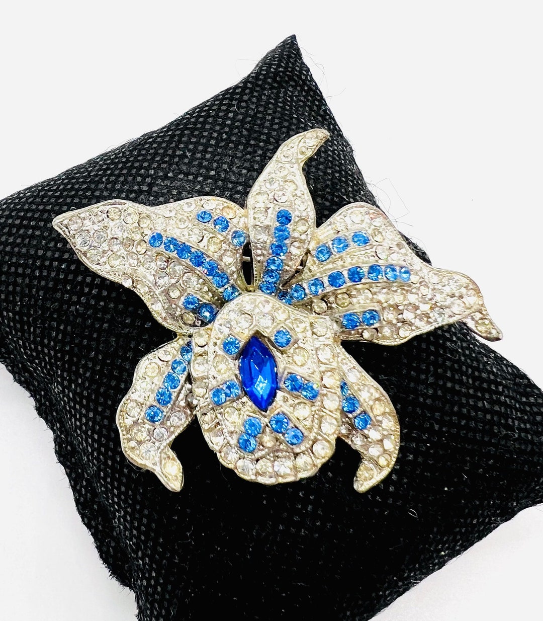 Vintage-Style Orchid Rhinestone Brooch – Luxury Women's Jewelry For Special Occasions