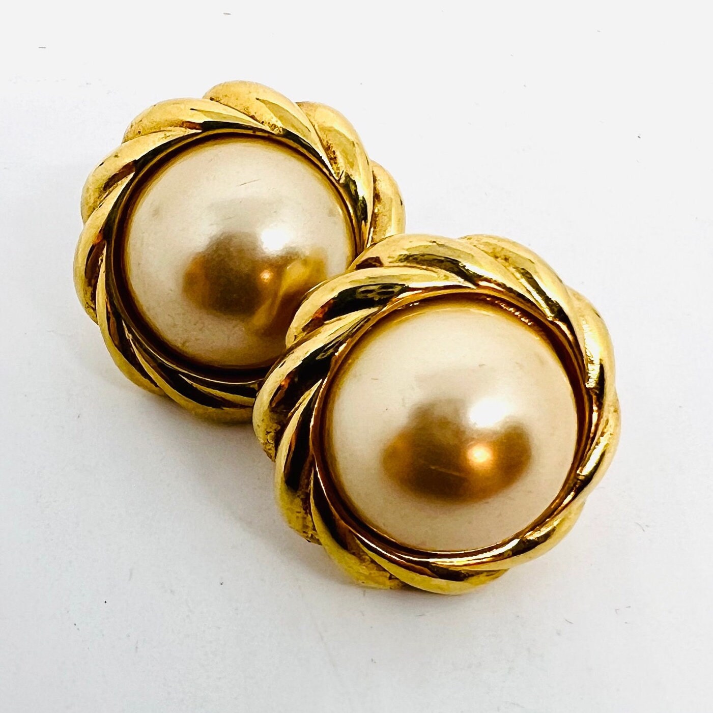 ◆VINTAGE HOLLYWOOD◆ Rose Pearl Earrings VH2435EA004M Avery Pearl & Rose Earrings – Rebekah Price CA