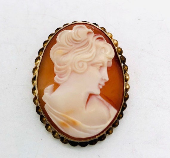 Brocante : Belle Broche Camée Plaque Or Avec Coquillage Sculpté - Bijou Vintage