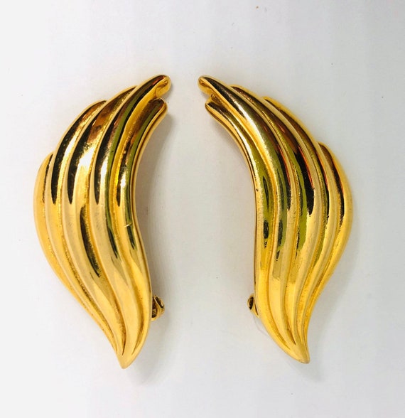 Large ALEXIS KIRK Earrings Gold Tone Groved Feath… - image 4