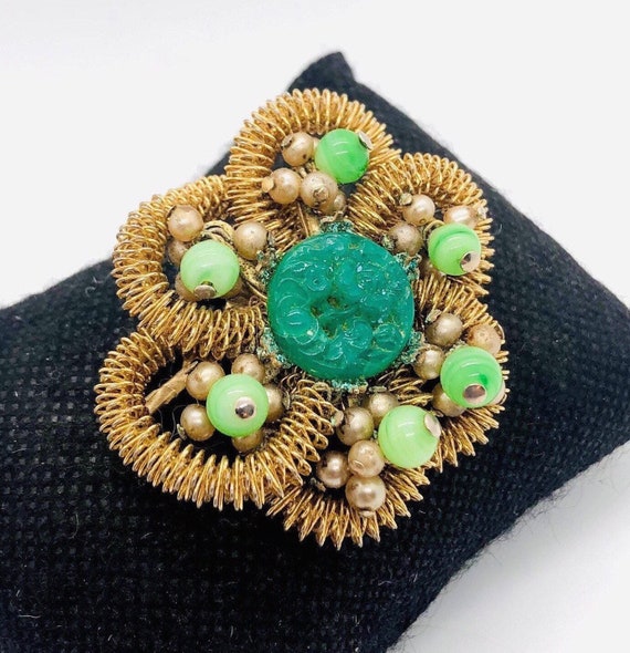 Unusual WEISS Model Green Glass Brooch Coils Bead… - image 1