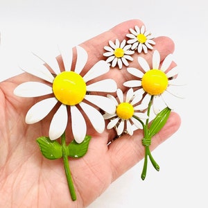 Lot Enameled Daisy Flower Power Brooches Earrings Accessocraft Vintage Designer Jewelry