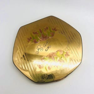 Vintage Gold Plated Powder Compact: Engraved Floral Design