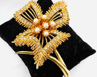 Large HATTIE CARNEGIE Rhinestone Faux Pearl Flower Brooch Signed Vintage Designer Jewelry