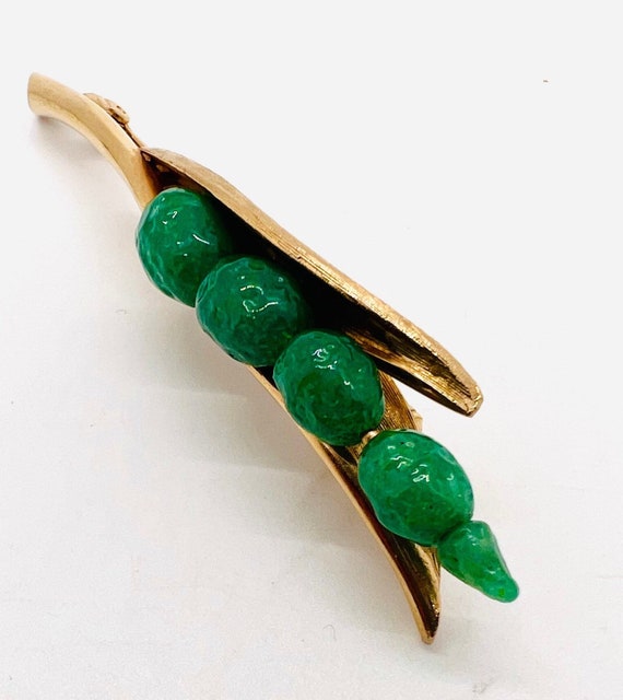 Long KRAMER NY Faux Jade Glass Pea Pod Brooch 3 1… - image 8