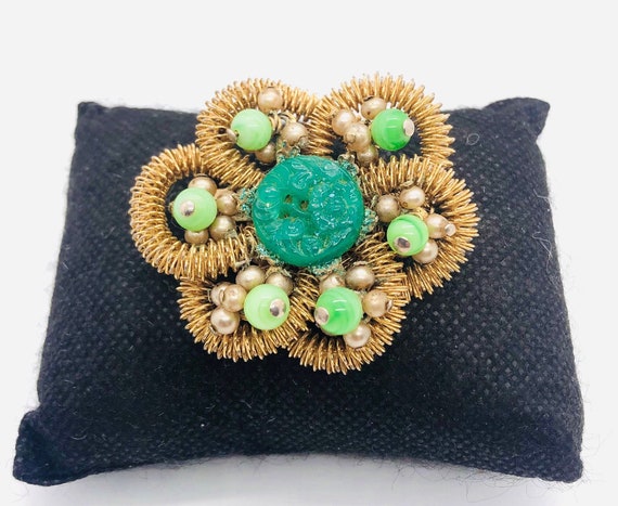 Unusual WEISS Model Green Glass Brooch Coils Bead… - image 2