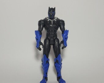 Pantera Negra 'Mech Strike' 2021