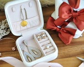 Gift for Her. Travel Jewelry Organizer Personalized. (Qty. 1) Gift for Mom. Personalized Jewelry Box. W10JB