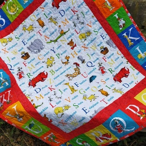 Dr Seuss Baby Quilt abc, Unisex, Crib bedding, Nursery Decor, Baby Bedding