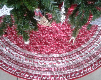 Scandi Christmas Tree Skirt, 3 sizes, Quilted