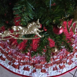 Red Gold Christmas Tree Skirt,  Extra Large, Large, Medium Quilted Tree Skirt, Handmade Christmas Tree Skirt, 3 sizes