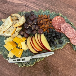 Elegant Ceramic Elm Leaf Serving Plate — Charcuterie Board / Green & Yellow Cheese Plate / Appetizer Platter / Veggie Tray
