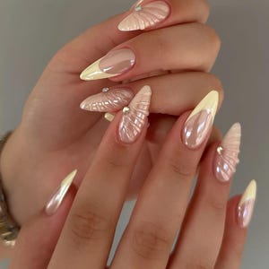 pale yellow pearly chrome nails /custom press on nails/ hand made press on nails/faux acrylic nails/ gel nails/ press on nail