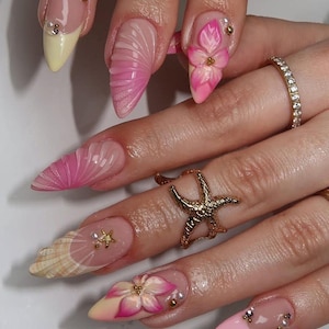 yellow and pink seashell nails /custom press on nails/ hand made press on nails/faux acrylic nails/ gel nails/ press on nail