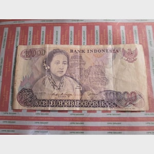 Banconota da 10000 rupie indonesiane del 1985 – R.A. Kartini – Carta moneta d'epoca – Valuta antica rara – Banconota XF da collezione