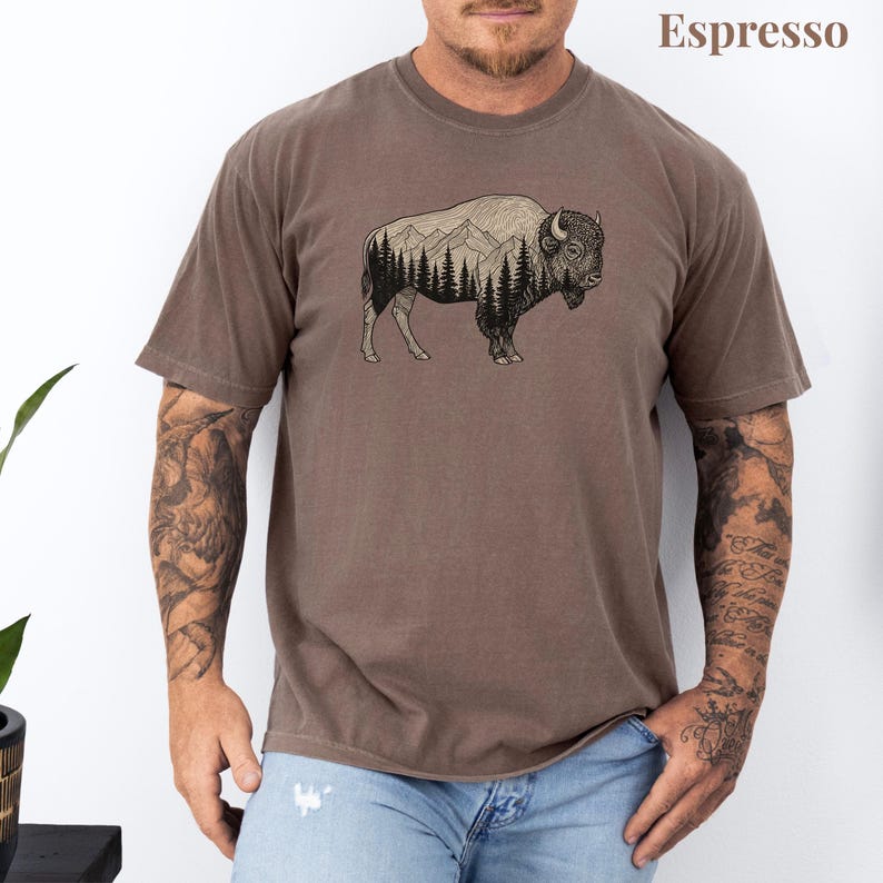 Camiseta rústica de bisonte, camiseta de naturaleza con colores cómodos, camiseta de vida silvestre en la montaña, regalo para papá, camiseta de senderismo al aire libre, camiseta de camping imagen 4