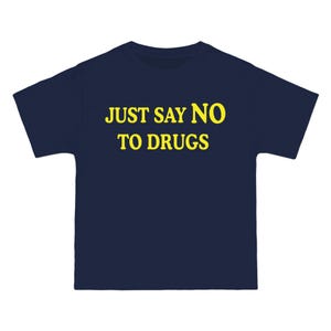 Säg bara nej till droger unisex t-shirt | Antidrog-t-shirt inspirerad av Lindsay Lohan
