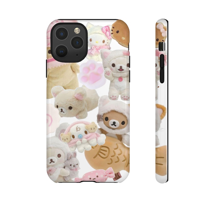 Cover per telefono kawaii di Hello Kitty e Rilakkuma - estetica collage Y2K, rosa tenue, per iPhone. immagine 7