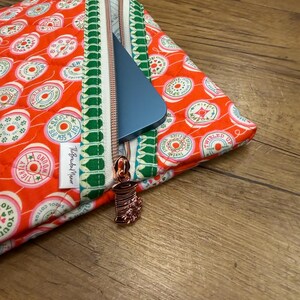 Orange Spools Tablet Pouch (Hemingway)