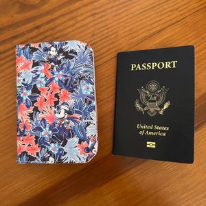 Coral Cruisin&#39; Passport Cover