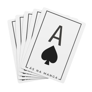 Baralho Ás na Manga: 54 cartas, mil possibilidades e nenhuma chance pro tédio. Estilo na mesa e truques na manga.