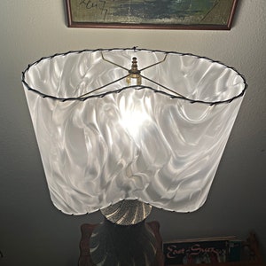 MCM or Mid Century-style lampshade.  Amoeba-shape in Icy White.  Perfect for any retro or modern decor!