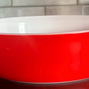Vintage  PYREX 045 Red “Frindship” pattern,     2 1/2 QT oval casserole dish