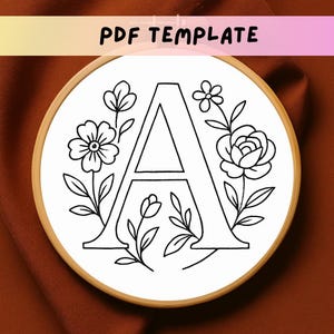 Patrón de bordado floral con la letra A, plantilla de monograma para bordado a mano, PDF de puntada botánica, diseño de aro decorativo con inicial