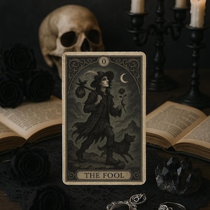 Mazzo di Tarocchi del Sentiero Cenere - Carte dei Tarocchi Gotici Medievali per il Lavoro dell'Ombra e l'Intuizione / Mazzo di Divinazione Occulta / Regalo di Estetica Oscura per Streghe