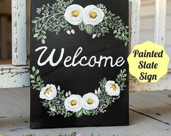 Letrero de bienvenida floral pintado a mano en pizarra, decoración para porche interior/exterior, letrero de bienvenida floral, letrero para porche, decoración para puerta, placa de bienvenida