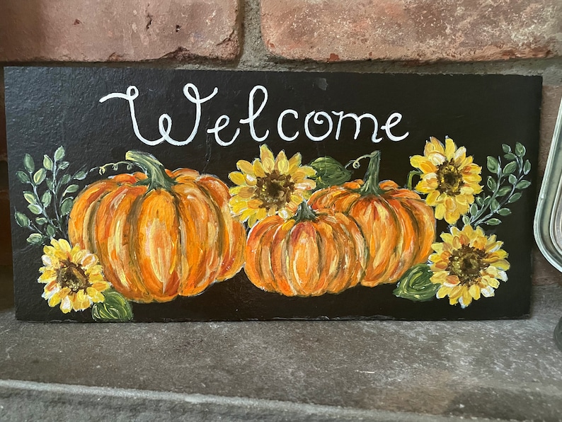 Letrero de bienvenida de calabaza de pizarra pintado a mano - Decoración de otoño, placa de bienvenida, letrero de otoño, decoración de porche, decoración de girasol, decoración de chimenea imagen 3