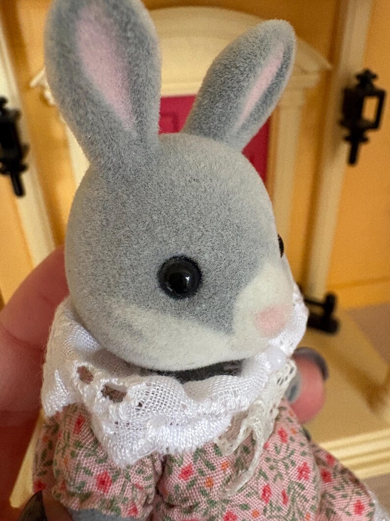 Babcia-króliczek rodziny Sylvanian - przedmiot kolekcjonerski i zabytkowy! zdjęcie 3