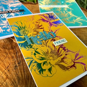 Handgemachte folierte Karten mit Mohnblumenmotiv in drei Farben zur Auswahl.