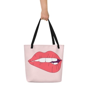 Sac fourre-tout pour les lèvres. Poches intérieures. Poignées confortables en toile de coton. Cousu main. Couleurs vives qui ne pâlissent pas. Peut supporter jusqu'à 40 livres.