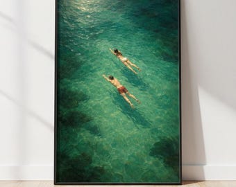Lámina de natación en océano verde, arte mural minimalista vintage retro de nadadores, póster aéreo de agua esmeralda, descarga digital.