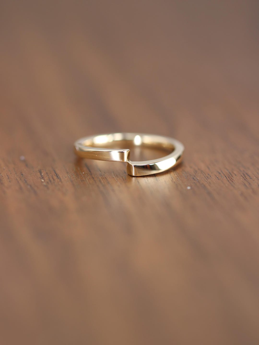 Infinite Loop Minimalist Men’s 14K Gold Wedding Ring, Simple ...