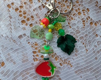 Llavero de fresa, dije de cuentas, lindo accesorio para bolso