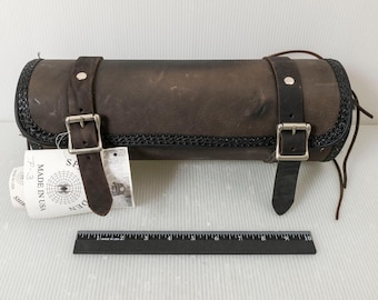 Spider&#39;s Den Buckle Handcrafted Leather Saddlebag Bag Sportster Softail