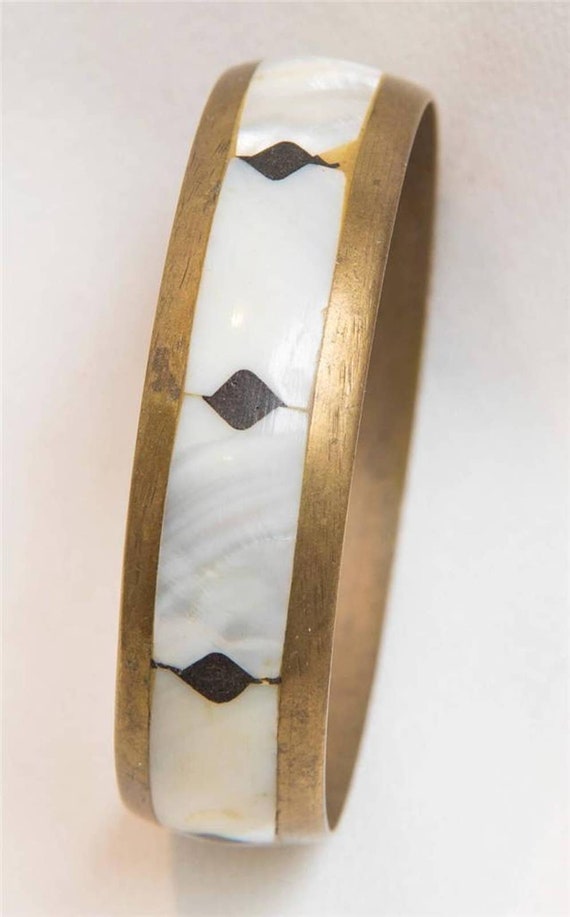 Vintage Brass & Pearlescent Inlay Bracelet - image 2