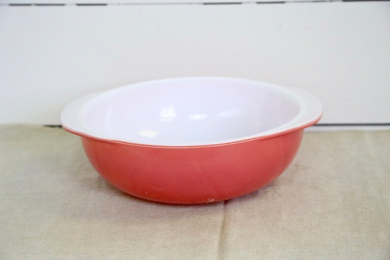 Pink Pyrex serving dish or mixing bowl