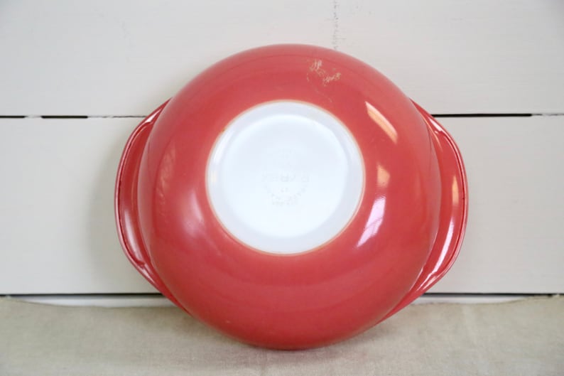 Pink Pyrex serving dish or mixing bowl