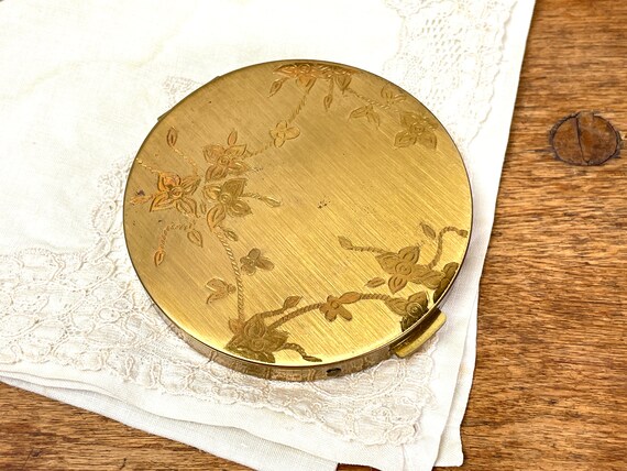 Vintage powder compact | brass metal Zell Fifth A… - image 4