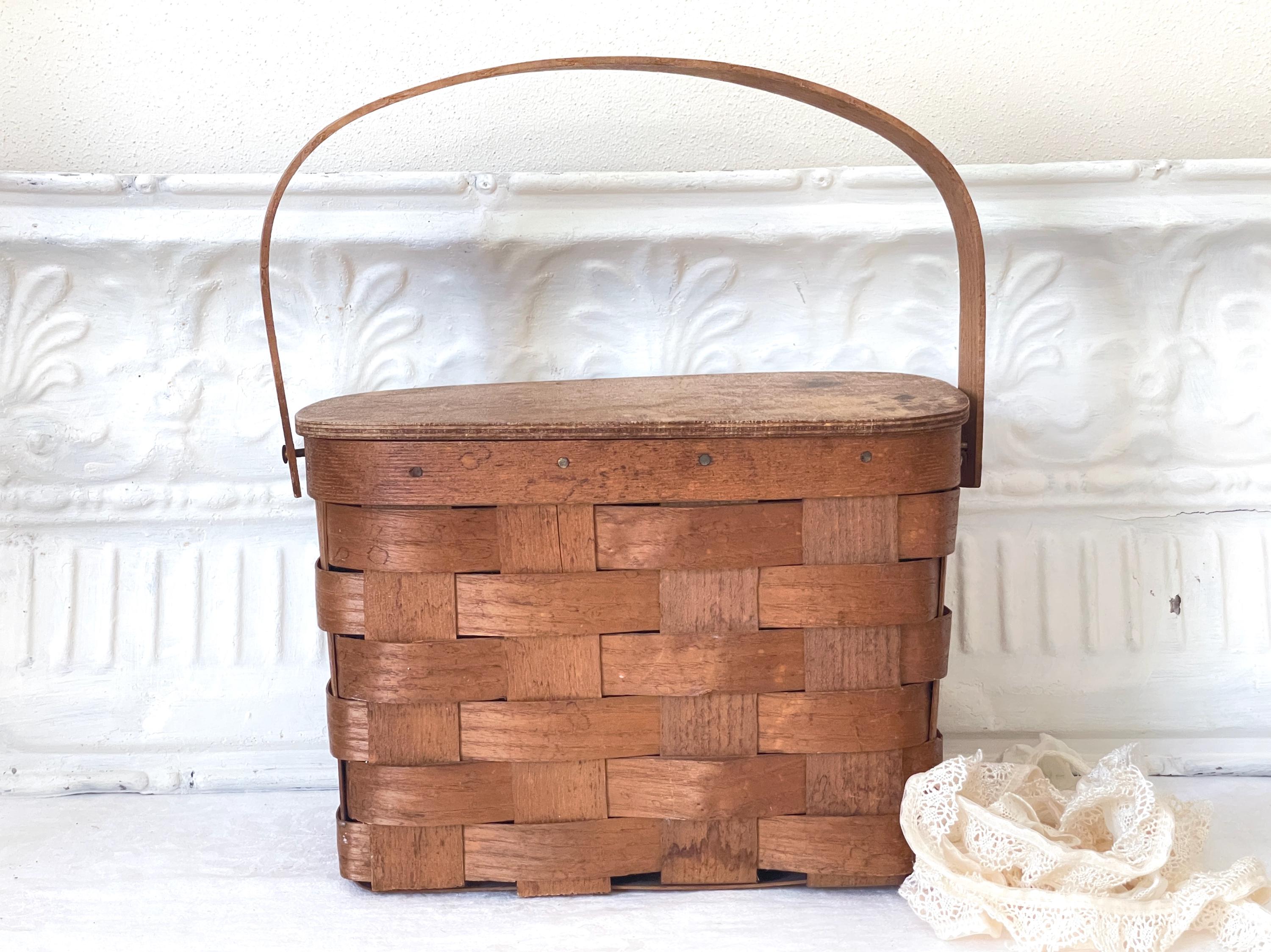 籐製　アンティーク　ハンドル付きバスケット ヴィンテージ籐蓋付きバスケット：木製ハンドル付きアンティークランチ