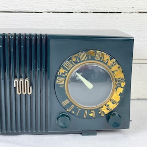 Antique Motorola Clock Radio: Retro Green Decor, Parts/Repair