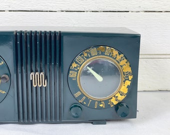 Antique Motorola radio | Retro green radio | collectable vintage clock radio at Kate's Vintage Market | Free Shipping in the USA