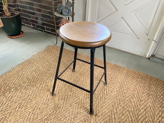 ヴィンテージインダストリアルスツール：24インチ角スチールフレーム