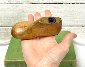 Child size wood shoe form | Antique wooden shoe form | Vintage child size wooden shoe form at Kate's Vintage Market | Free shipping USA